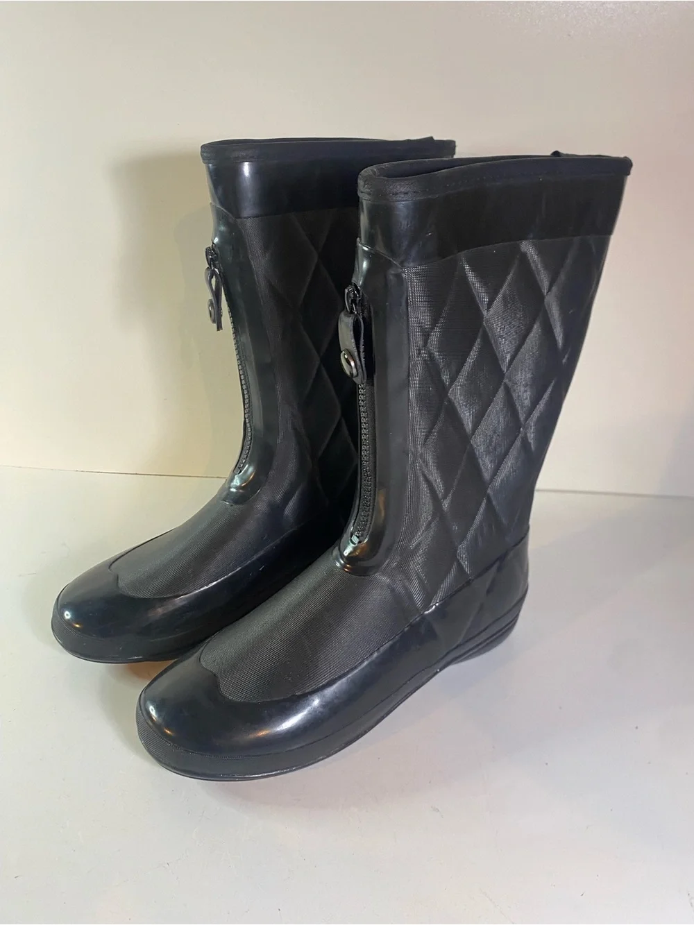 Sporto Luxe Tribeca Quilted Front Zipper Rain Boot Size 8